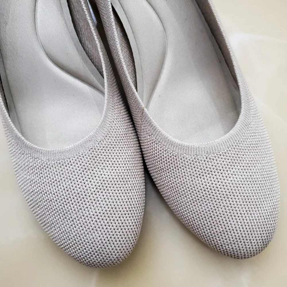 Vivaia Elvia Round Toe Chunky Heel Beige Women's Slip On Pumps Size 40 US 9
